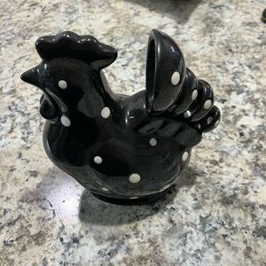 temptations by Tara black and white hen measuring spoon set